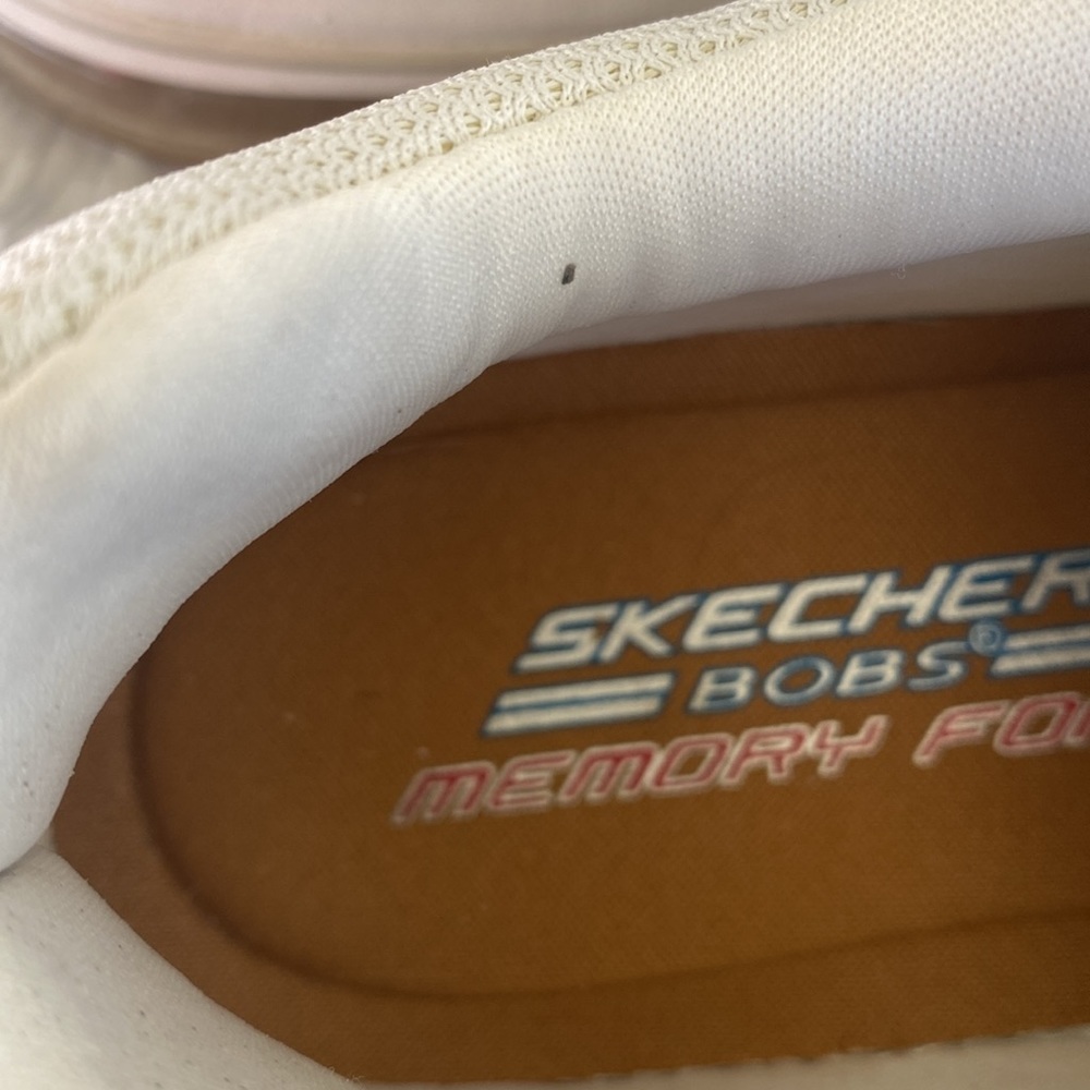 Women’s Size 8 Skechers Bobs With Memory Form - image 6